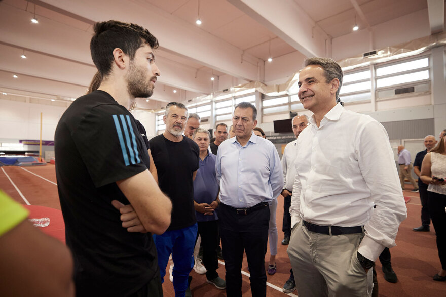 Μητσοτάκης: Συνάντησε Τεντόγλου και Καραλή στο ΟΑΚΑ - «Ενθαρρυντικό ότι οι πρωταθλητές μας εκφράζουν ικανοποίηση»