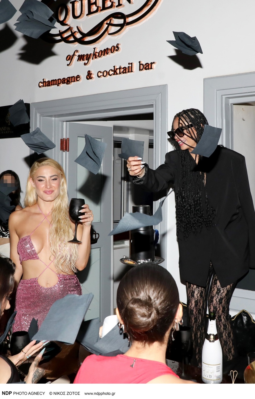 Τούνη και Αλεξανδράκη διασκέδασαν σε μπαρ της Μυκόνου: Οι σαμπάνιες, οι χοροί και το αποκαλυπτικό φόρεμα