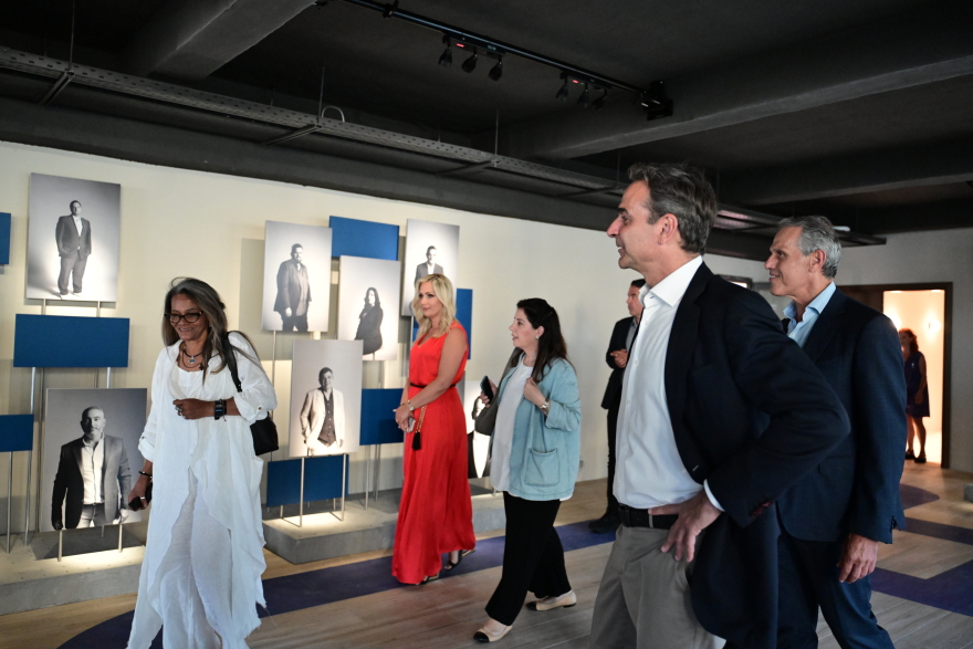  Φαντασμαγορικό σόου από δεκάδες drones στα εγκαίνια του Πύργου του Πειραιά  -  Δείτε βίντεο και φωτογραφίες