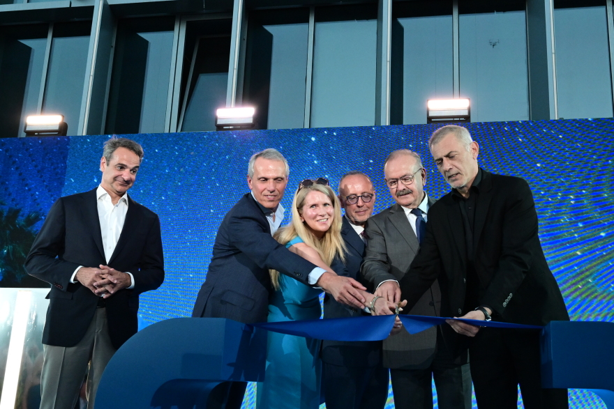  Φαντασμαγορικό σόου από δεκάδες drones στα εγκαίνια του Πύργου του Πειραιά  -  Δείτε βίντεο και φωτογραφίες