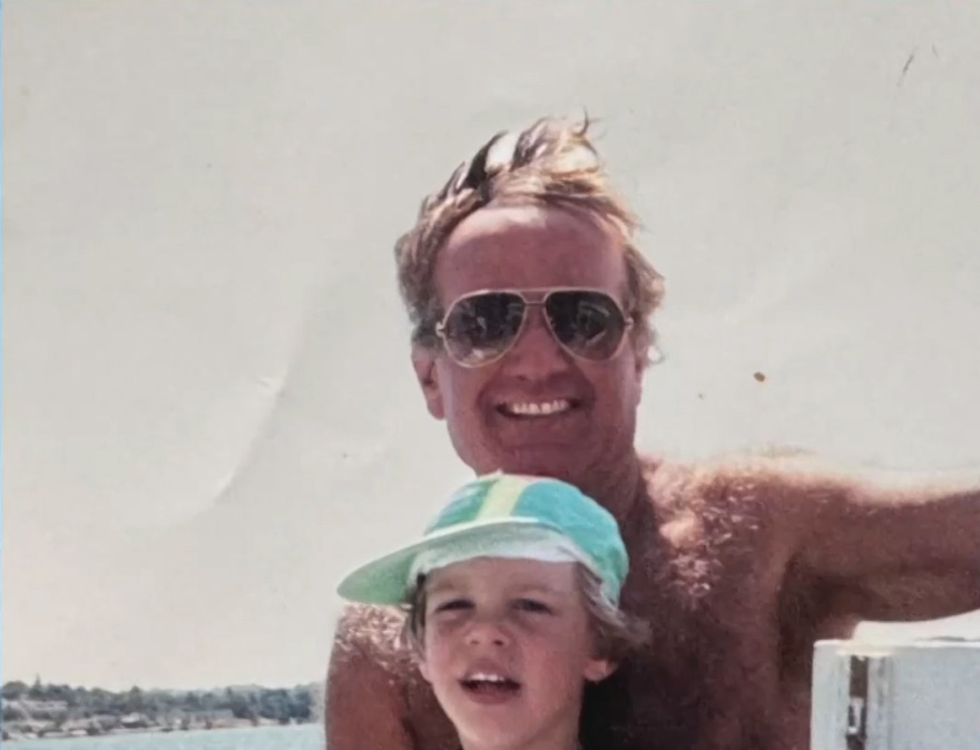 Η ιστορία του σπιτιού Κασσελάκη στις Σπέτσες- Πώς έφτασε στα χέρια του μετά από δύο πλειστηριασμούς και μία άκυρη γονική παροχή 