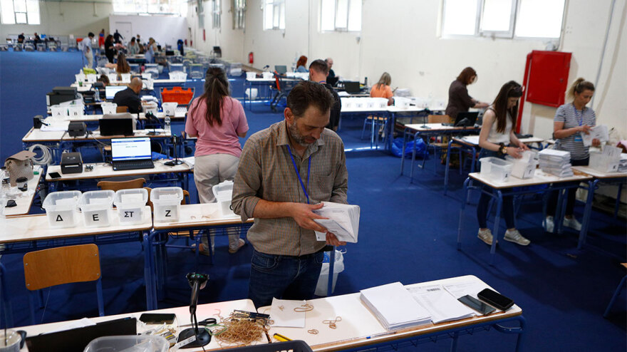 Επιστολική ψήφος - Ευρωεκλογές: Δείτε φωτογραφίες από το κέντρο διαλογής στο Περιστέρι