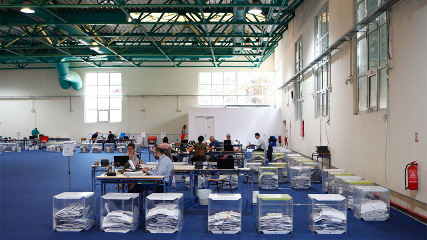 Επιστολική ψήφος - Ευρωεκλογές: Δείτε φωτογραφίες από το κέντρο διαλογής στο Περιστέρι