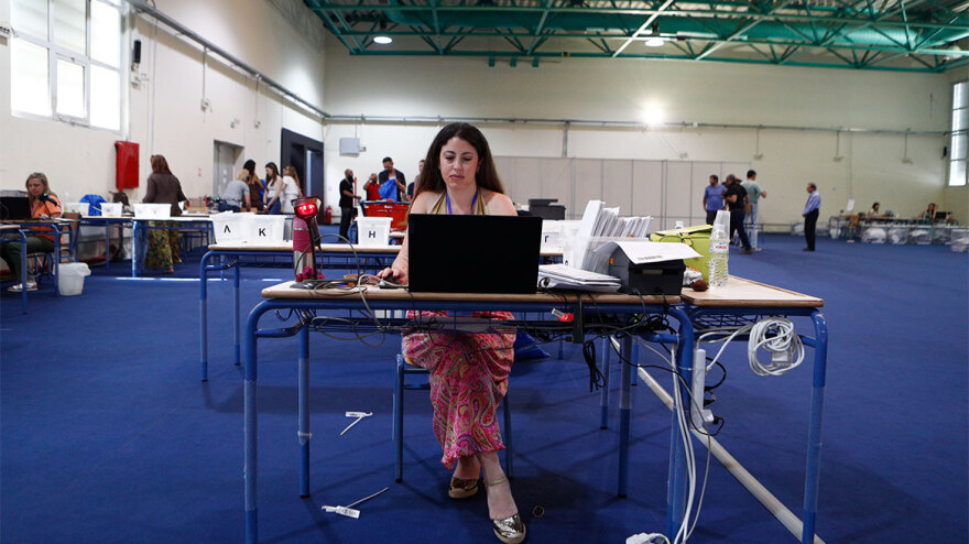 Επιστολική ψήφος - Ευρωεκλογές: Δείτε φωτογραφίες από το κέντρο διαλογής στο Περιστέρι