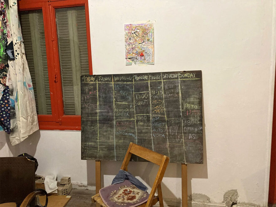 ΕΛΑΣ: Η στιγμή που η αστυνομία μπαίνει μέσα στις καταλήψεις σε Εξάρχεια και Κυψέλη - Δείτε το βίντεο