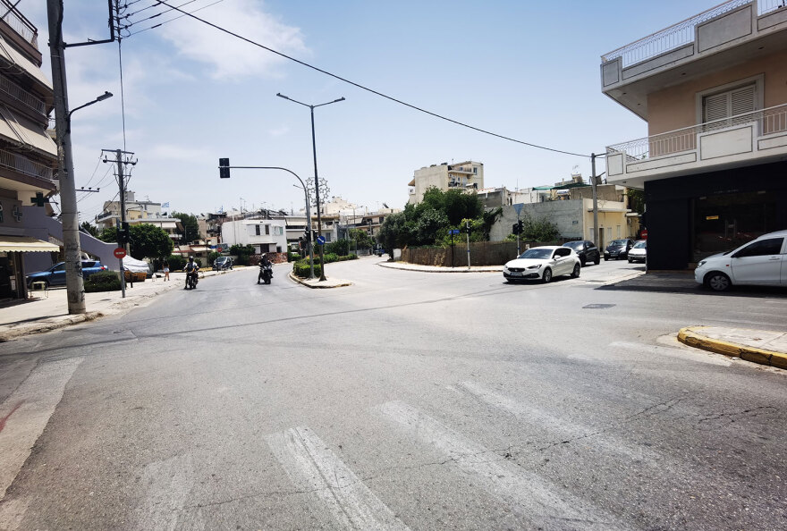 Ακαριαία πέθανε ο 60χρονος πεζός που παρασύρθηκε από μηχανή στο Ίλιον