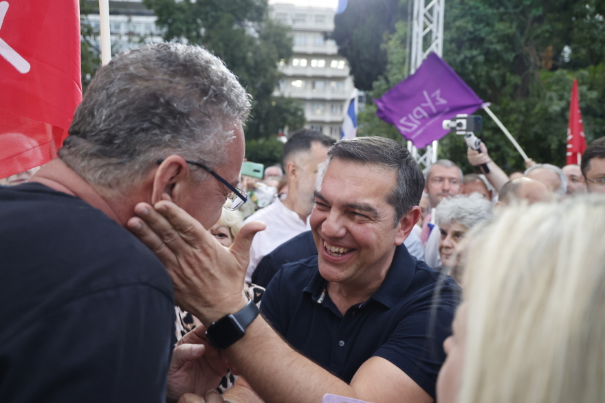 Κασσελάκης στο Σύνταγμα: Να τελειώσει η αλαζονεία του 41%