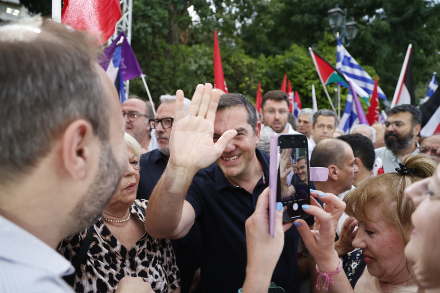 Κασσελάκης στο Σύνταγμα: Να τελειώσει η αλαζονεία του 41%