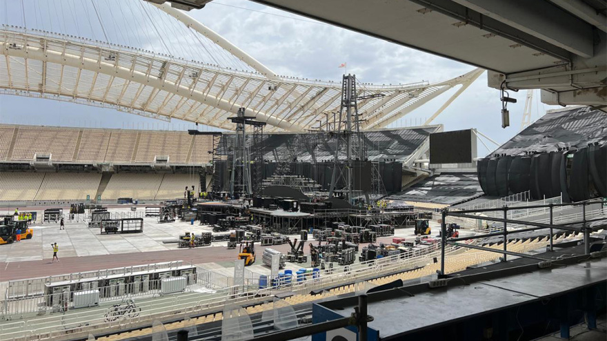 Coldplay: Οι τελικές ετοιμασίες στην σκηνή του OAKA – Δείτε βίντεο και φωτογραφίες