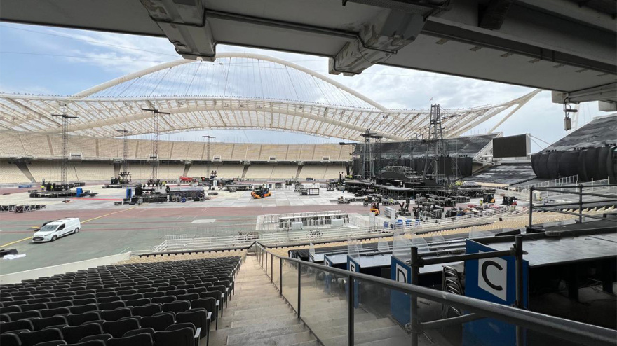 Coldplay: Οι τελικές ετοιμασίες στην σκηνή του OAKA – Δείτε βίντεο και φωτογραφίες