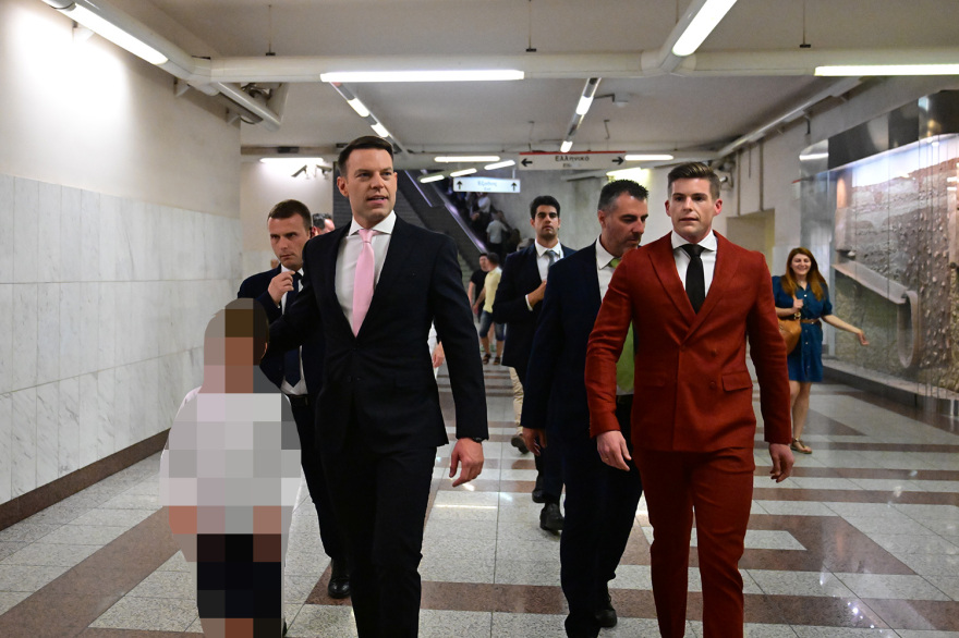 Κασσελάκης στο Σύνταγμα: Να τελειώσει η αλαζονεία του 41%