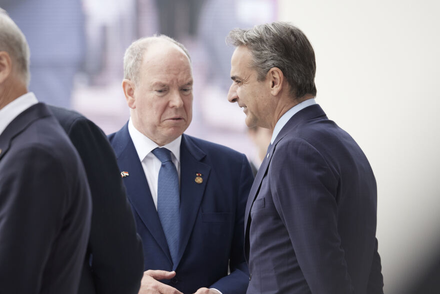 D-Day - Μακρόν: Τεράστια η ευγνωμοσύνη μας για όσους πολέμησαν κατά την απόβαση στη Νορμανδία