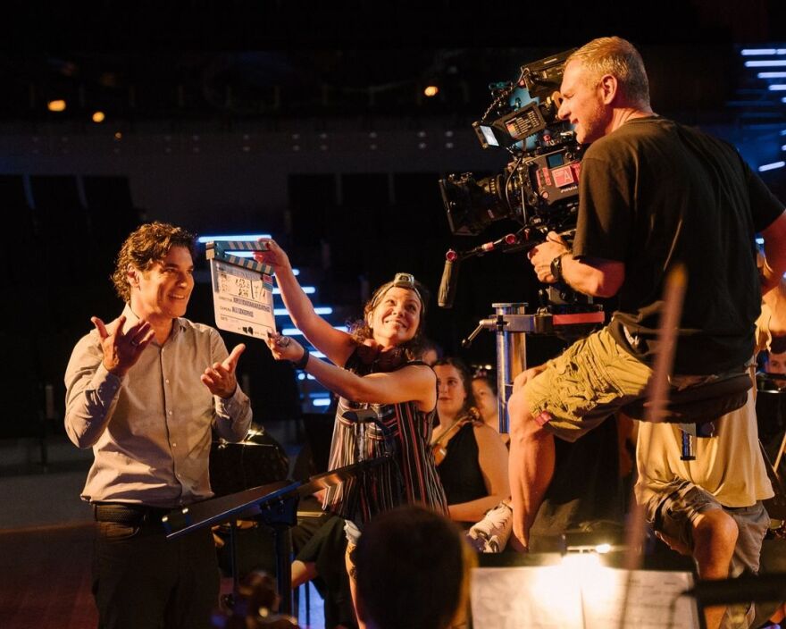 Χριστόφορος Παπακαλιάτης: Ανέβασε φωτογραφίες από το τελευταίο γύρισμα του Μaestro στους Παξούς