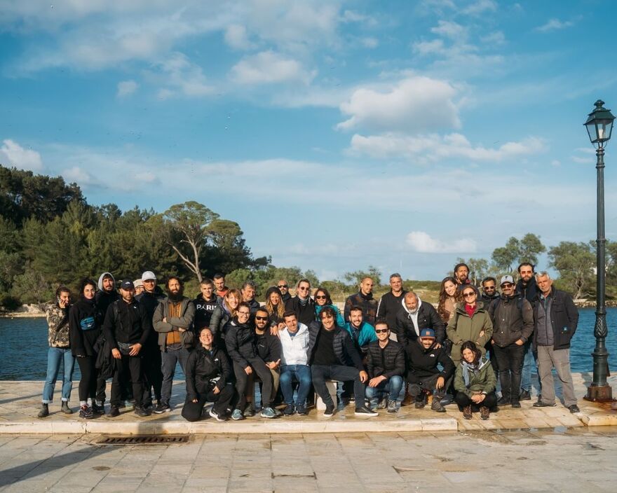 Χριστόφορος Παπακαλιάτης: Ανέβασε φωτογραφίες από το τελευταίο γύρισμα του Μaestro στους Παξούς