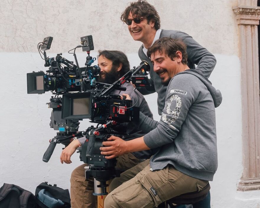 Χριστόφορος Παπακαλιάτης: Ανέβασε φωτογραφίες από το τελευταίο γύρισμα του Μaestro στους Παξούς