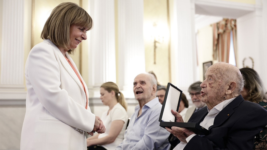 Λευτέρης Παπαδόπουλος και Μίμης Πλέσσας παρασημοφορήθηκαν από την Πρόεδρο της Δημοκρατίας