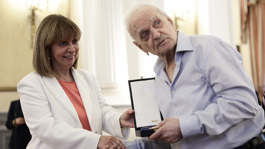 Λευτέρης Παπαδόπουλος και Μίμης Πλέσσας παρασημοφορήθηκαν από την Πρόεδρο της Δημοκρατίας