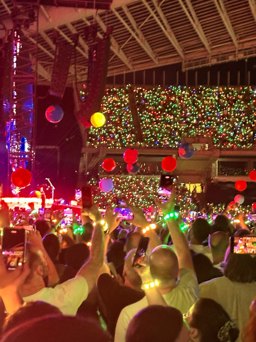 Coldplay: Το συγκρότημα που «έριξε» το ΟΑΚΑ - Δείτε βίντεο και φωτογραφίες