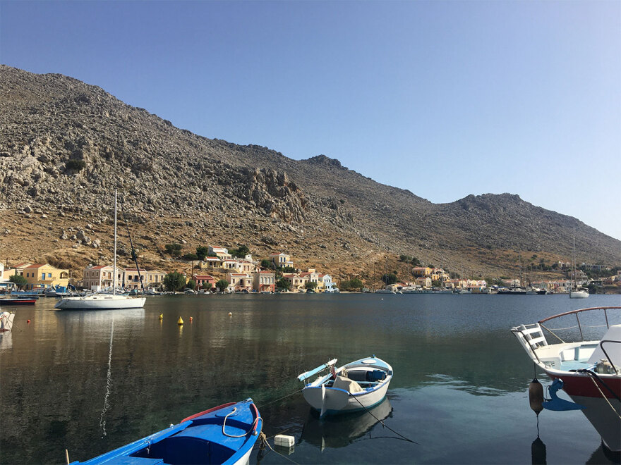 Σύμη: Τα σενάρια και τα «γιατί» στην υπόθεση εξαφάνισης του παρουσιαστή του BBC – Στο νησί τα παιδιά του – Δείτε βίντεο