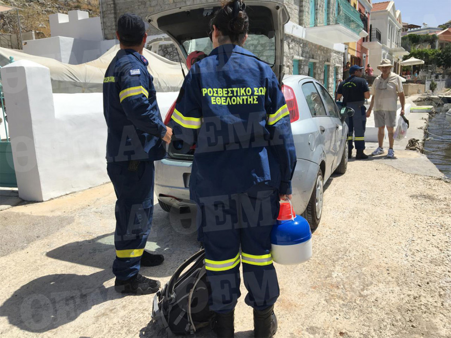 Σύμη: Ο παρουσιαστής του BBC φεύγει από το Πέδι και κατευθύνεται μόνος στο βουνό - Βίντεο ντοκουμέντο