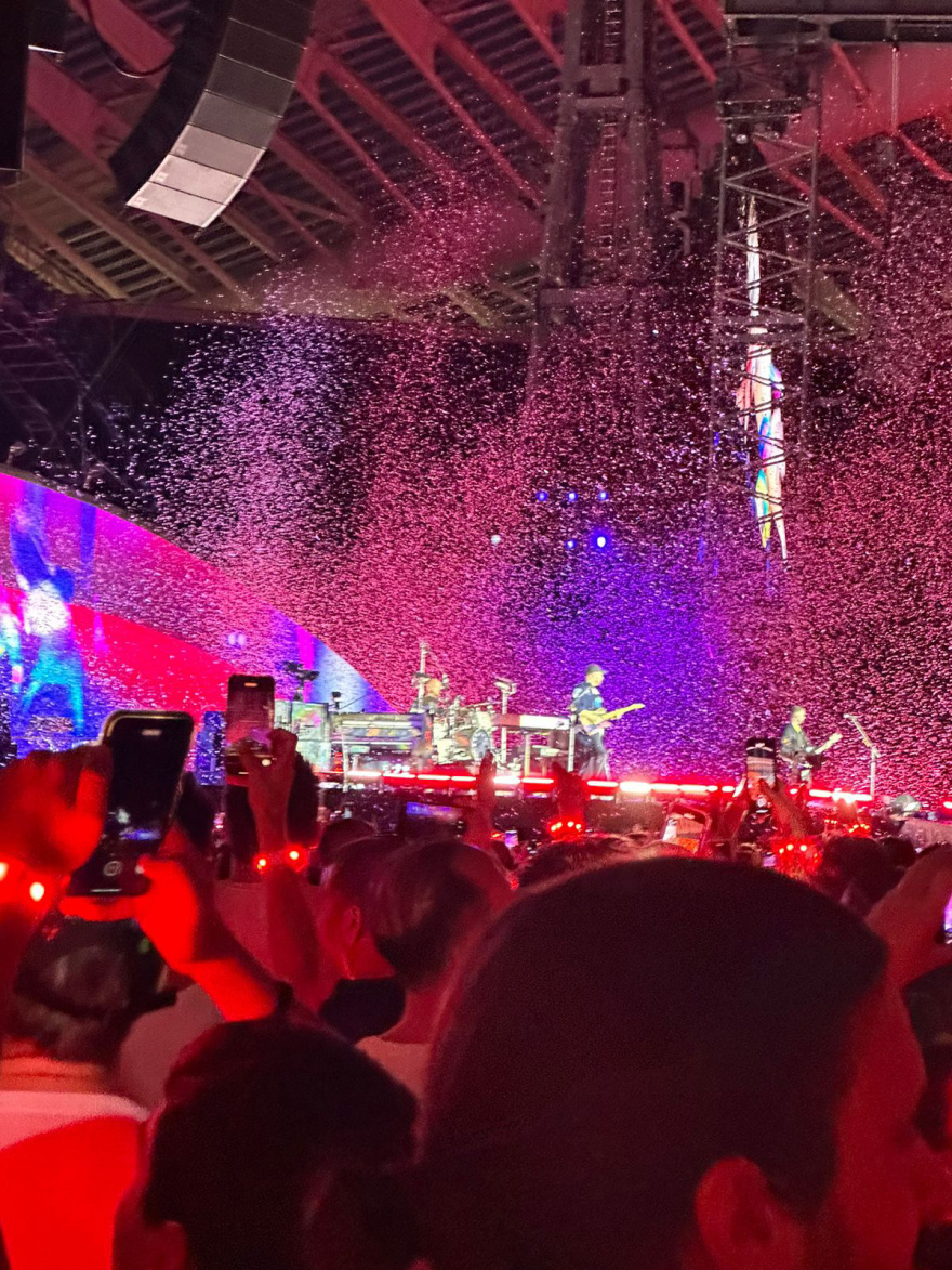 Coldplay: Το συγκρότημα που «έριξε» το ΟΑΚΑ - Δείτε βίντεο και φωτογραφίες