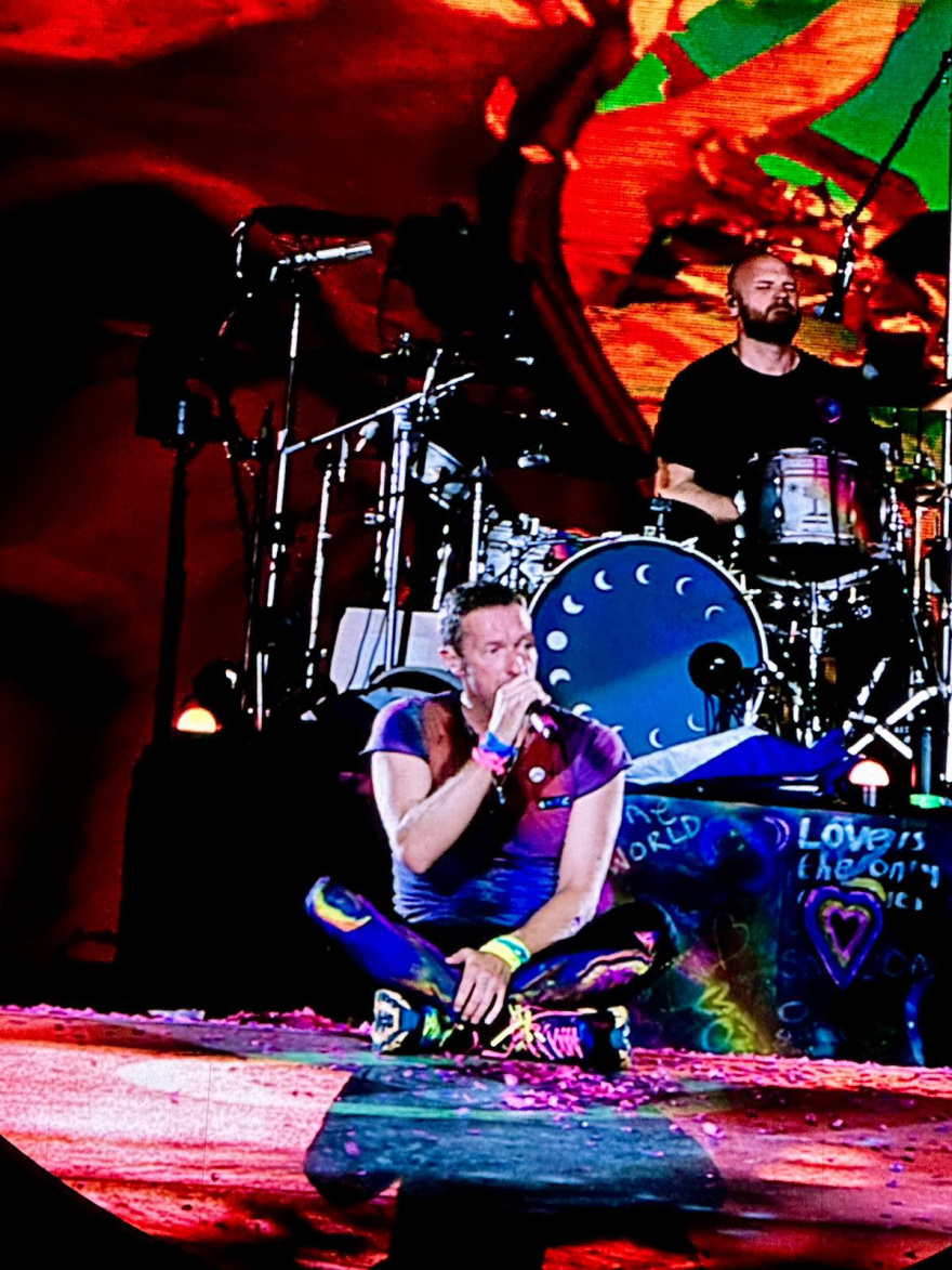 Coldplay: Το συγκρότημα που «έριξε» το ΟΑΚΑ - Δείτε βίντεο και φωτογραφίες