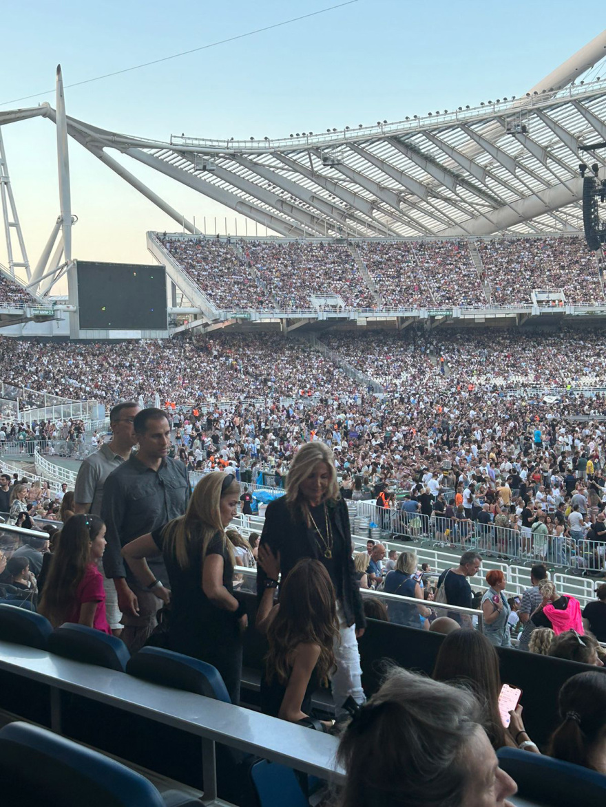 Coldplay: Το συγκρότημα που «έριξε» το ΟΑΚΑ - Δείτε βίντεο και φωτογραφίες