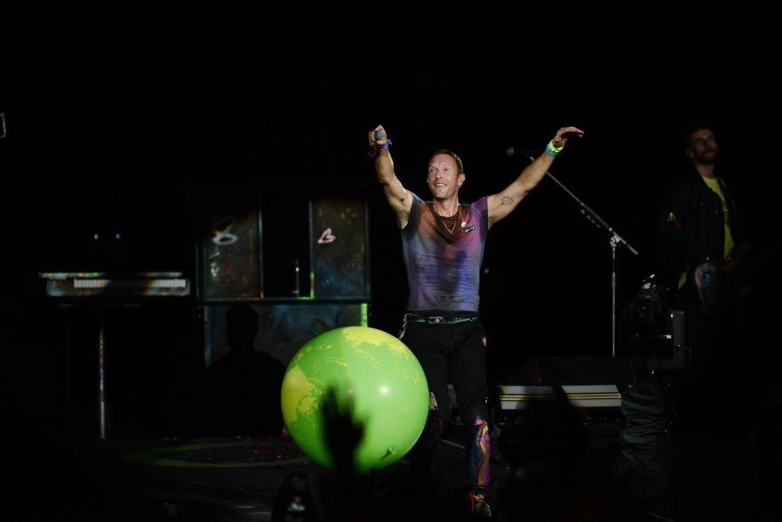 Coldplay: Το συγκρότημα που «έριξε» το ΟΑΚΑ - Δείτε βίντεο και φωτογραφίες