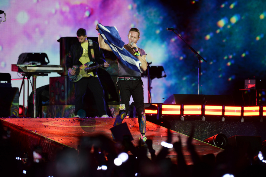 Coldplay: Το συγκρότημα που «έριξε» το ΟΑΚΑ - Δείτε βίντεο και φωτογραφίες