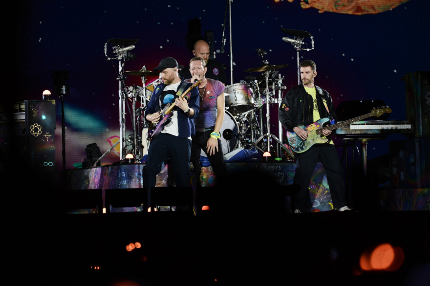 Coldplay: Το συγκρότημα που «έριξε» το ΟΑΚΑ - Δείτε βίντεο και φωτογραφίες