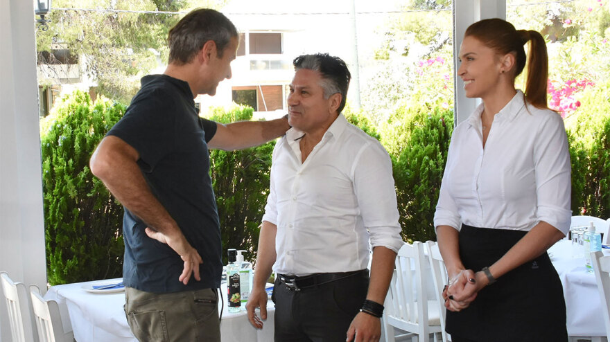 Μητσοτάκης: Γεύμα με δημοσιογράφους πριν τις ευρωεκλογές - Τι είπε για την πρόβλεψή του, το ατύχημα στον Ισθμό και τους Coldplay