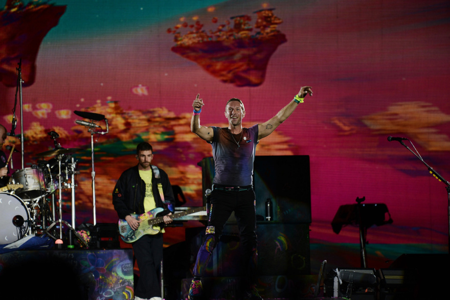 Coldplay: Το συγκρότημα που «έριξε» το ΟΑΚΑ - Δείτε βίντεο και φωτογραφίες