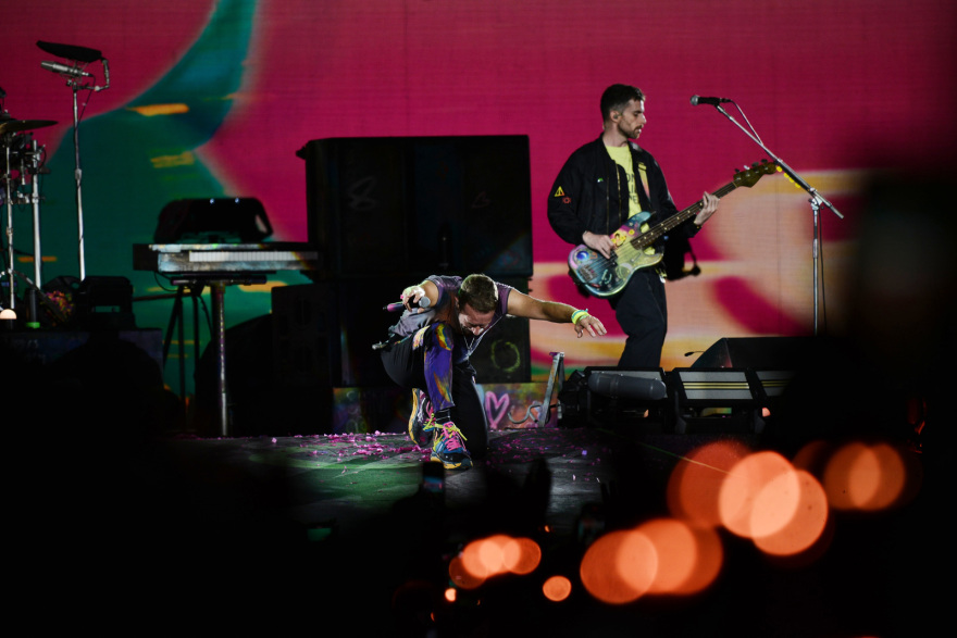 Coldplay: Το συγκρότημα που «έριξε» το ΟΑΚΑ - Δείτε βίντεο και φωτογραφίες