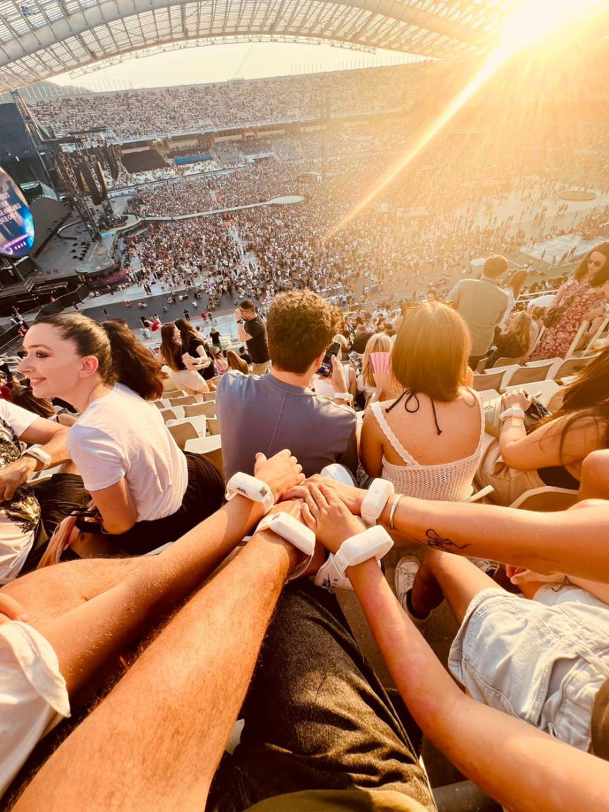 Coldplay: Το συγκρότημα που «έριξε» το ΟΑΚΑ - Δείτε βίντεο και φωτογραφίες