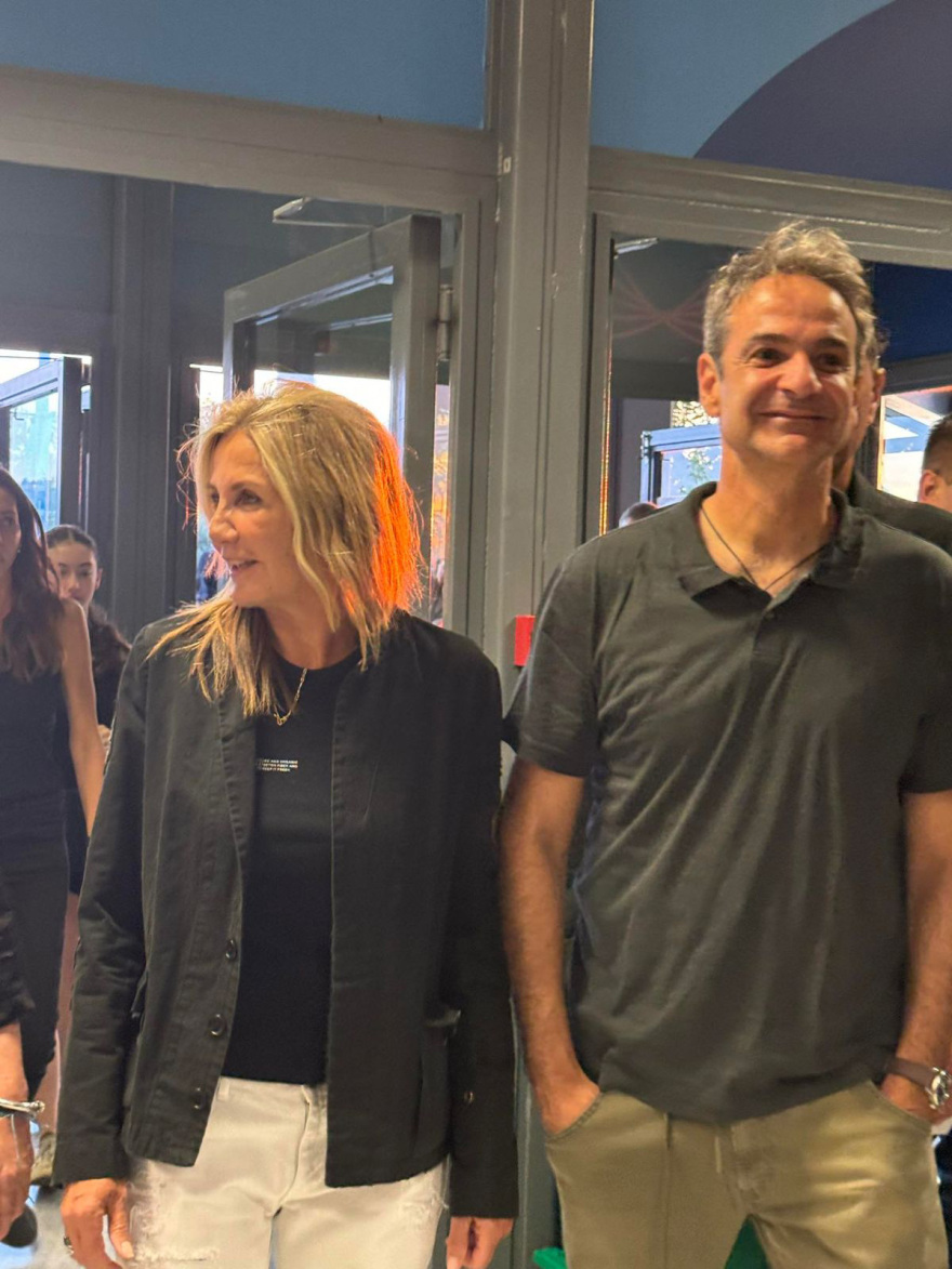 Coldplay: Το συγκρότημα που «έριξε» το ΟΑΚΑ - Δείτε βίντεο και φωτογραφίες