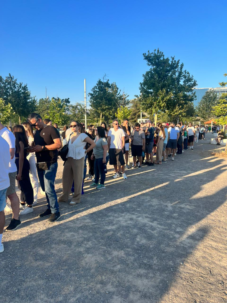 Coldplay: Το συγκρότημα που «έριξε» το ΟΑΚΑ - Δείτε βίντεο και φωτογραφίες