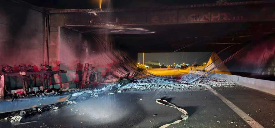 Συνεχίζονται οι εργασίες κατεδάφισης της γέφυρας στον Ισθμό - Οι κυκλοφοριακές ρυθμίσεις που ισχύουν 