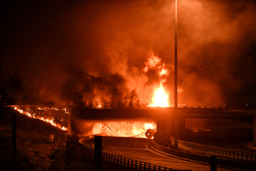 Συνεχίζονται οι εργασίες κατεδάφισης της γέφυρας στον Ισθμό - Οι κυκλοφοριακές ρυθμίσεις που ισχύουν 
