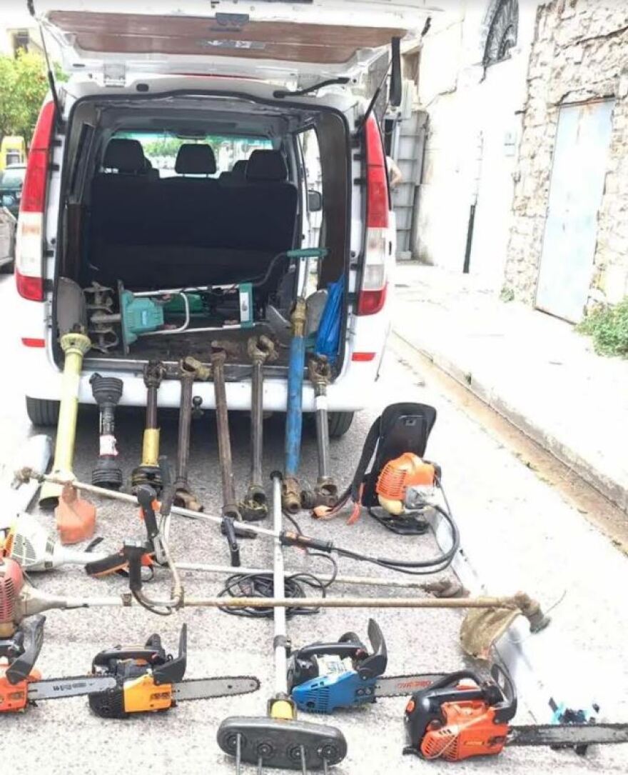 Μεσολόγγι: Μετέφεραν με βαν τη λεία τεσσάρων κλοπών 