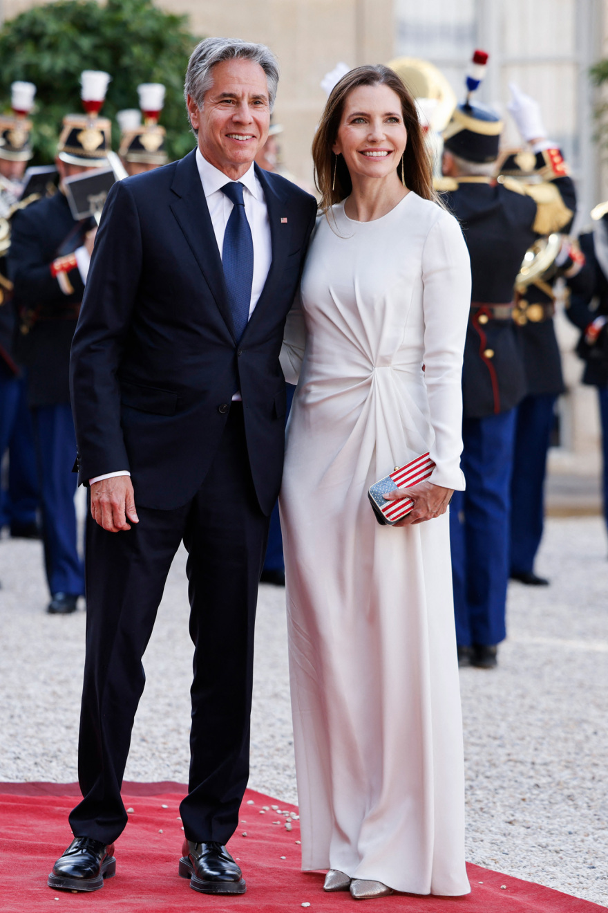 Γαλλίας: Χόλιγουντ θύμιζε χθες το Ελιζέ στο επίσημο δείπνο που παρέθεσε ο Μακρόν προς τιμήν του Μπάιντεν