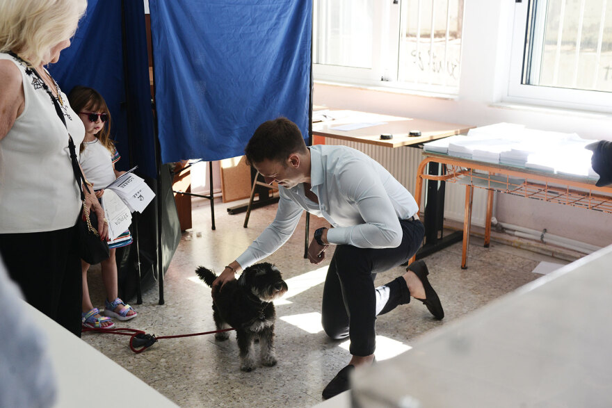 Ευρωεκλογές 2024: Στην Εκάλη ψήφισε ο Στέφανος Κασσελάκης 