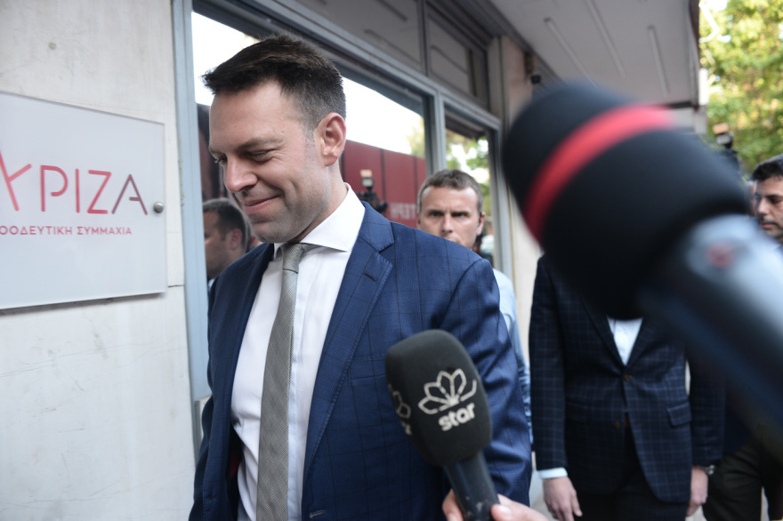 ΣΥΡΙΖΑ: Αμηχανία Κασσελάκη μετά τα αποτελέσματα των ευρωεκλογών - Η «ντρίμπλα» στους δημοσιογράφους με την βόλτα της Φάρλεϊ