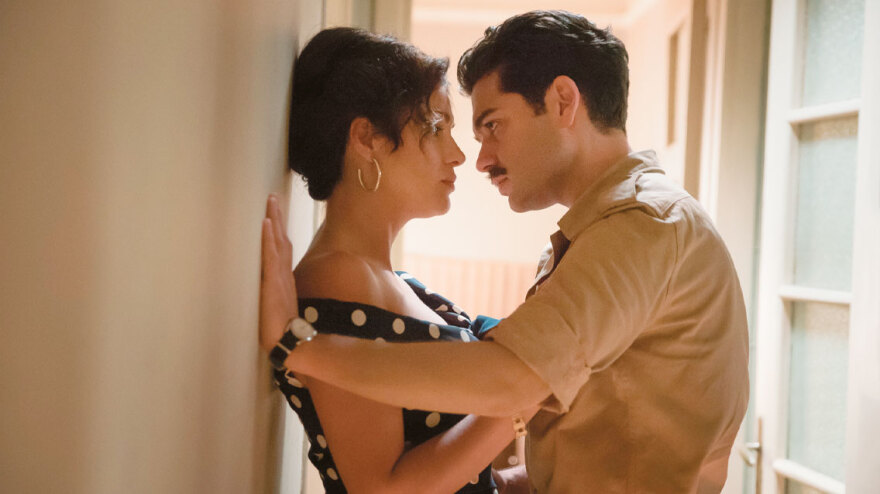 Χρήστος Μάστορας: Εντυπωσίασε με τη μεταμόρφωσή του σε Στέλιο Καζαντζίδη - Τα σχόλια που εισέπραξε