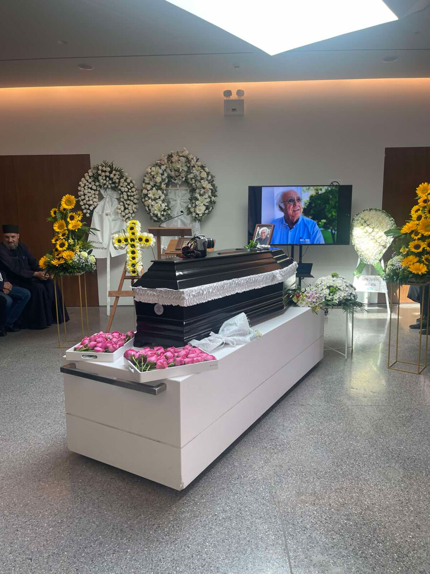 Στο Αποτεφρωτήριο Ριτσώνας το τελευταίο αντίο στον Τάσο Μπιρσίμ