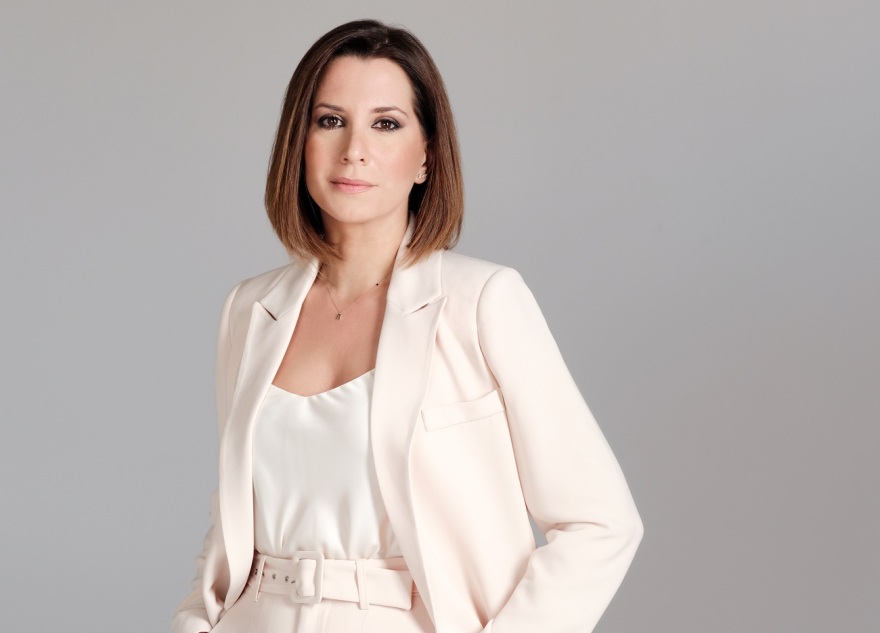 Τηλεαστέρες στα πρόθυρα νευρικής κρίσης - Συμβόλαια στον αέρα, συμφωνίες που «κόλλησαν» και ανακοινώσεις που καθυστερούν