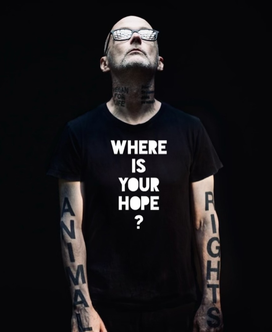Moby: Η δουλειά μου είναι τα δικαιώματα των ζώων, όχι η μουσική
