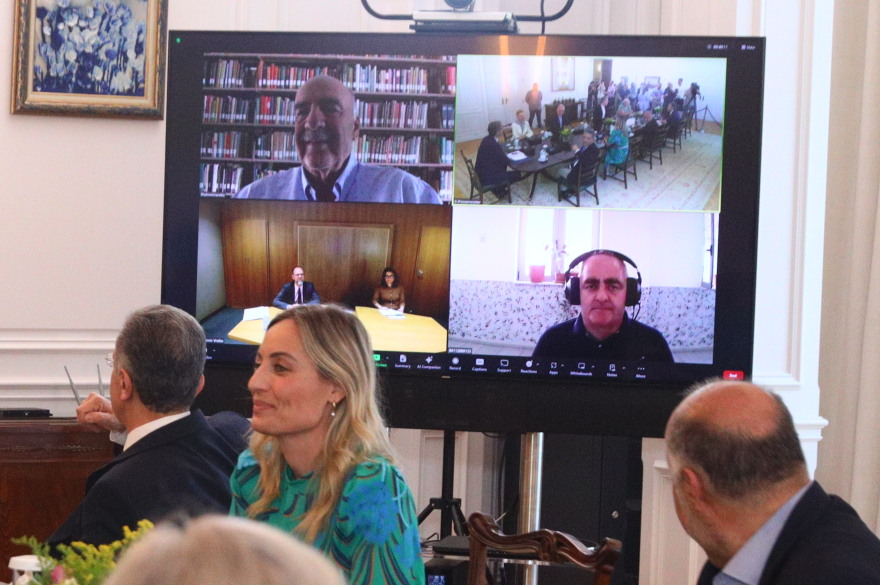 Συνάντηση Μητσοτάκη με τους νέους ευρωβουλευτές της ΝΔ στο Μαξίμου – Δείτε φωτογραφίες