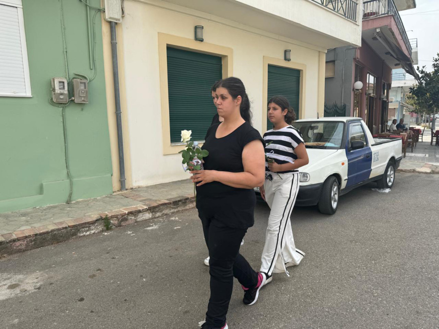 Δολοφονία 11χρονης στην Ηλεία: Ανείπωτος ο πόνος στην κηδεία της Βασιλικής