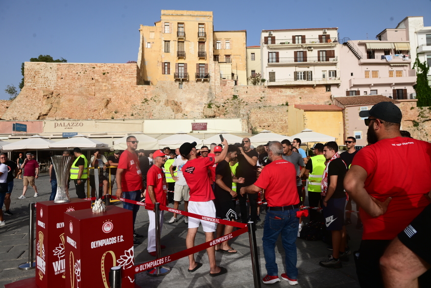 Ολυμπιακός: Πανζουρλισμός στα Χανιά για τις ευρωπαϊκές κούπες - Φωτογραφίες 