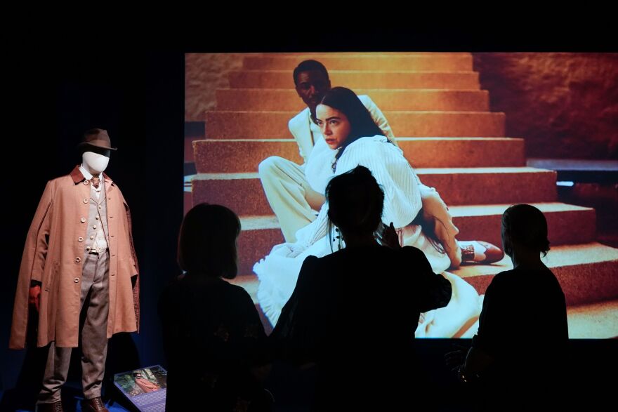 «Poor Things. Τα κοστούμια»: Εγκαινιάστηκε η έκθεση στο Μουσείο Μπενάκη - Δείτε φωτογραφίες